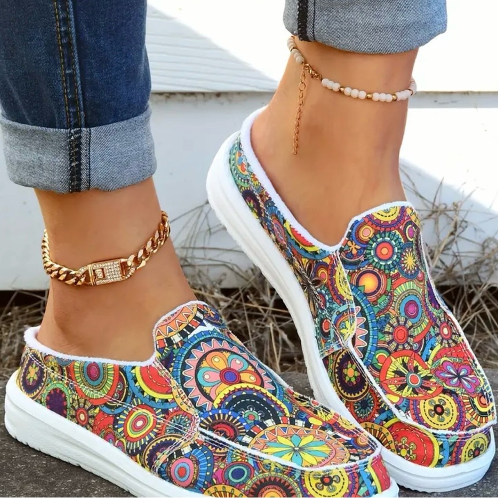 Super Cute Women's Colorful Print Canvas Shoes, Slip-on. New Size 7.5